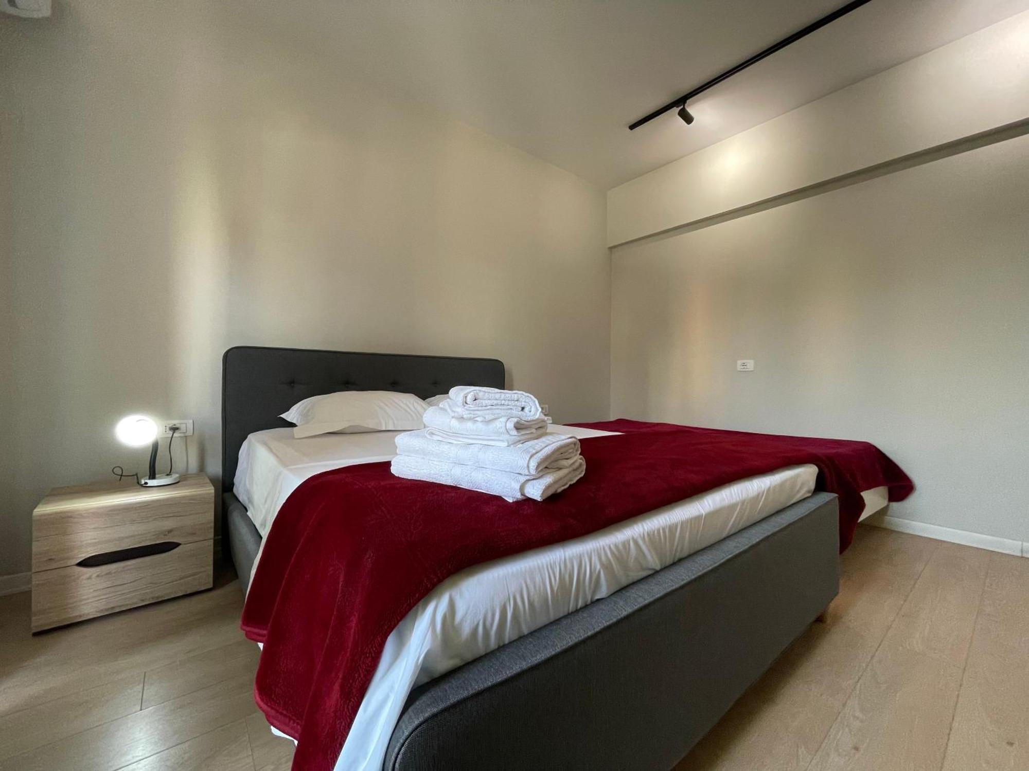 טיראנה Downtown View Modern Apartment מראה חיצוני תמונה